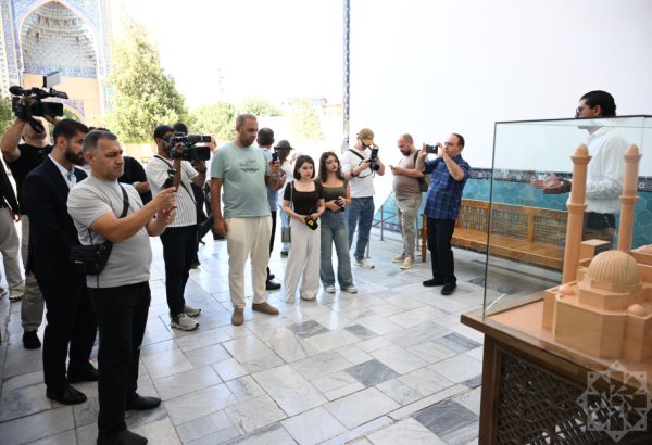 Azerbaijani journalists explore history of Timurid dynasty in Samarkand (PHOTO)