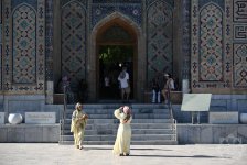 Azerbaijani journalists visit Shakhi Zinda memorial complex in Samarkand (PHOTO)