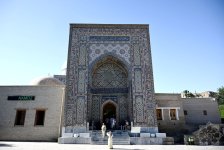Azerbaijani journalists visit Shakhi Zinda memorial complex in Samarkand (PHOTO)