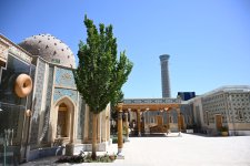 Azerbaijani journalists explore Silk Road Samarkand tourist center (PHOTO)