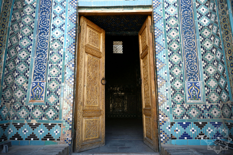 Azerbaijani journalists visit Shakhi Zinda memorial complex in Samarkand (PHOTO)