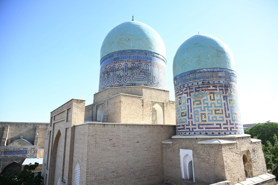 Azerbaijani journalists visit Shakhi Zinda memorial complex in Samarkand (PHOTO)