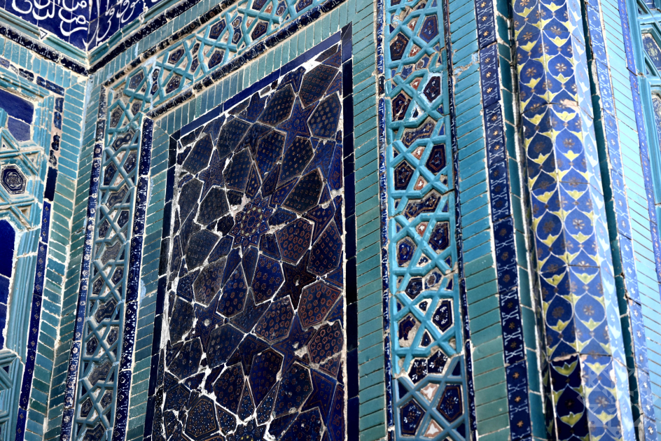 Azerbaijani journalists visit Shakhi Zinda memorial complex in Samarkand (PHOTO)