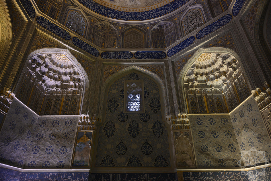 Azerbaijani journalists visit Shakhi Zinda memorial complex in Samarkand (PHOTO)
