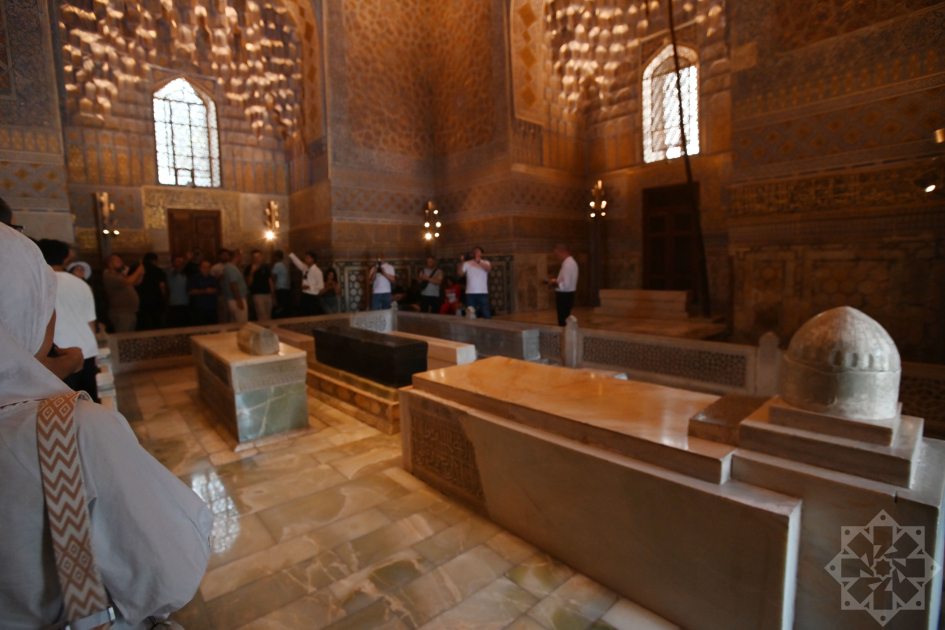 Three madrasas, one history: Azerbaijani journalists visit Registan square (PHOTO/VIDEO)