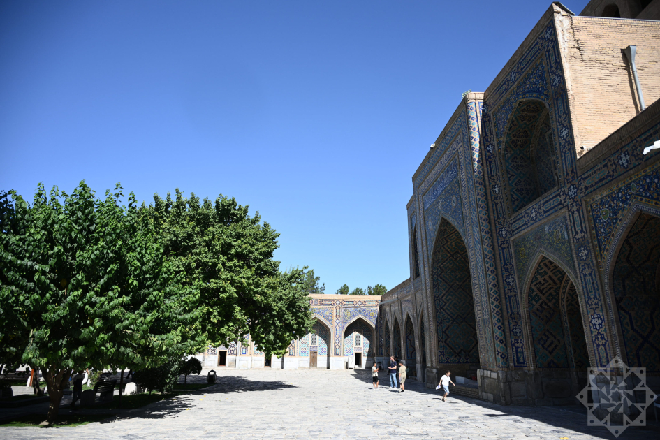 Three madrasas, one history: Azerbaijani journalists visit Registan square (PHOTO/VIDEO)