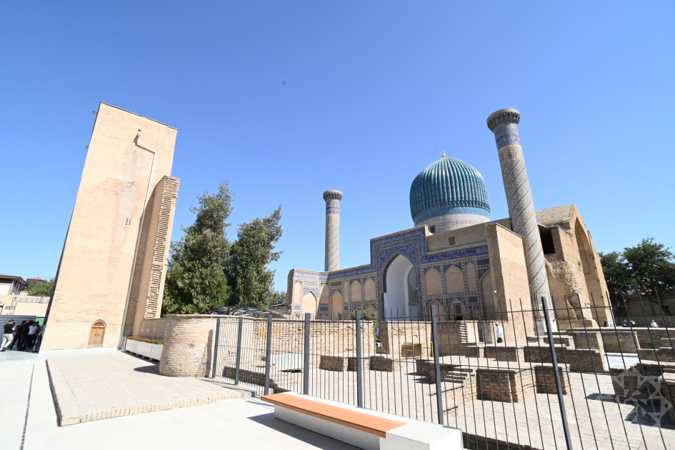 Azerbaijani journalists explore history of Timurid dynasty in Samarkand (PHOTO)
