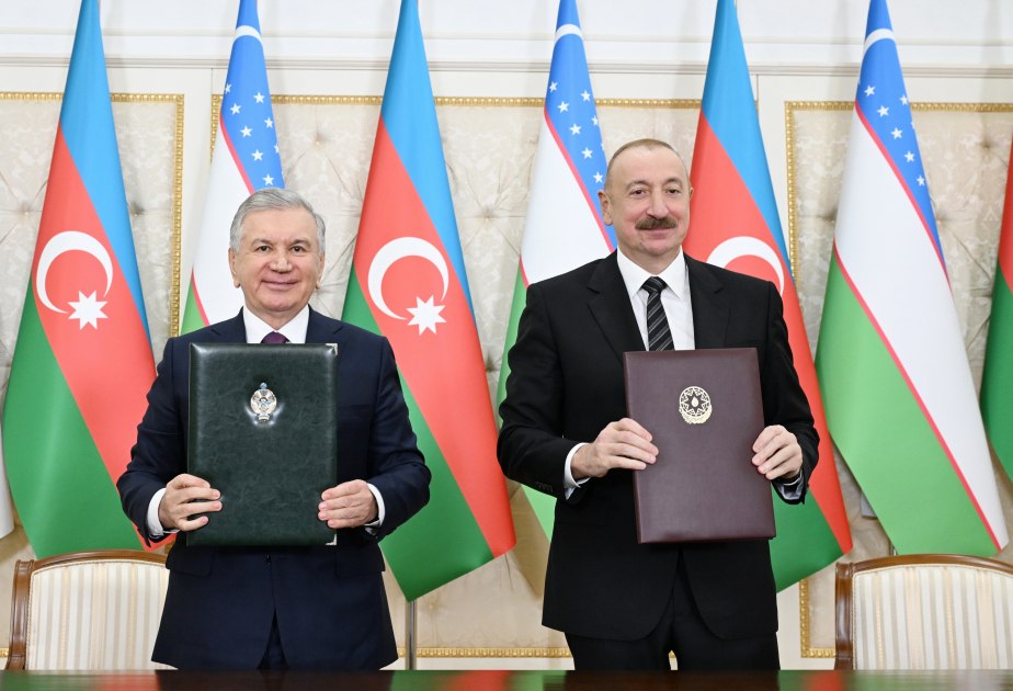 President Ilham Aliyev gives interview to Uzbekistan National News Agency (PHOTO)