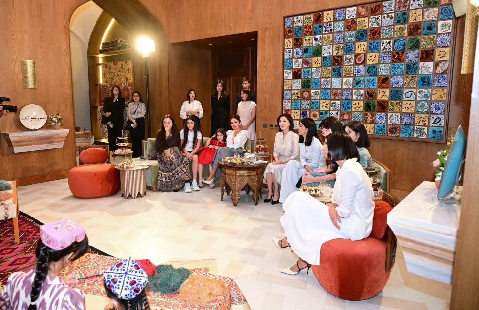 First Ladies of Azerbaijan and Uzbekistan visit “Okhunguzar” art space in Tashkent (PHOTO)