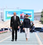 President Ilham Aliyev and First Lady lay flowers at bas-relief of National Leader Heydar Aliyev in Tashkent (PHOTO/VIDEO)