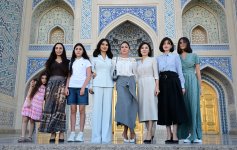 First Lady Mehriban Aliyeva and Leyla Aliyeva visit Center of Islamic Civilization in Tashkent (PHOTO)