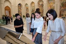 First Lady Mehriban Aliyeva and Leyla Aliyeva visit Center of Islamic Civilization in Tashkent (PHOTO)