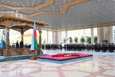 Official welcome ceremony held for President Ilham Aliyev in Tashkent (PHOTO)