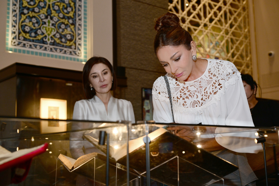 First Lady Mehriban Aliyeva and Leyla Aliyeva visit Center of Islamic Civilization in Tashkent (PHOTO)