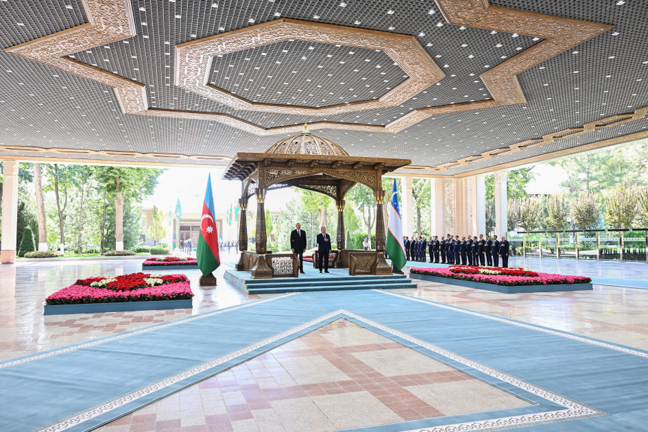 Official welcome ceremony held for President Ilham Aliyev in Tashkent (PHOTO)