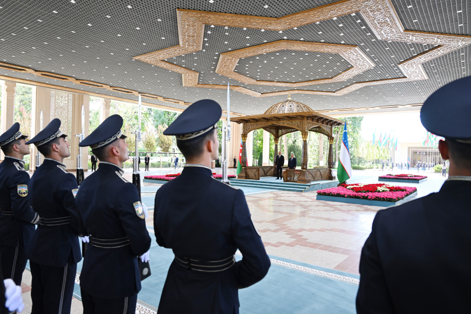 Official welcome ceremony held for President Ilham Aliyev in Tashkent (PHOTO)