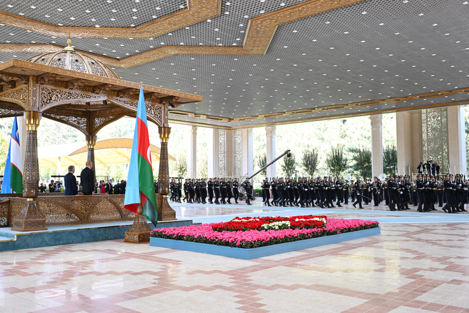 Official welcome ceremony held for President Ilham Aliyev in Tashkent (PHOTO)