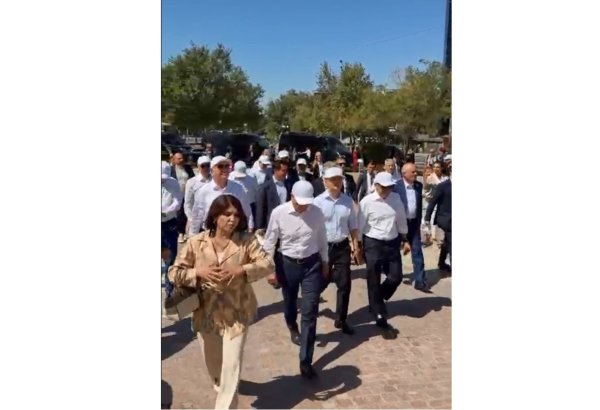 Azerbaijani delegation visits historic Ark Fortress in Bukhara (VİDEO)