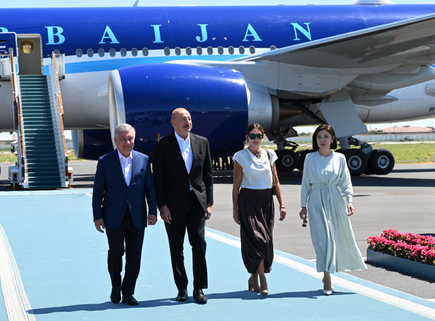 President Ilham Aliyev, First Lady Mehriban Aliyeva arrive in Bukhara from Tashkent (PHOTO/VIDEO)