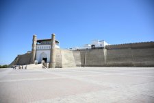 Presidents and First Ladies of Azerbaijan and Uzbekistan visit Ark Fortress in Bukhara (PHOTO/VIDEO)