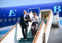 President Ilham Aliyev, First Lady Mehriban Aliyeva arrive in Bukhara from Tashkent (PHOTO/VIDEO)
