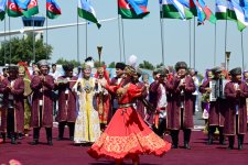 President Ilham Aliyev, First Lady Mehriban Aliyeva arrive in Bukhara from Tashkent (PHOTO/VIDEO)