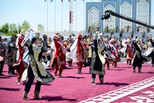 President Ilham Aliyev, First Lady Mehriban Aliyeva arrive in Bukhara from Tashkent (PHOTO/VIDEO)