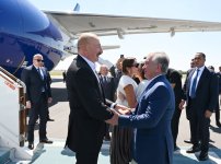 President Ilham Aliyev, First Lady Mehriban Aliyeva arrive in Bukhara from Tashkent (PHOTO/VIDEO)