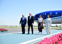 President Ilham Aliyev, First Lady Mehriban Aliyeva arrive in Bukhara from Tashkent (PHOTO/VIDEO)
