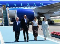 President Ilham Aliyev, First Lady Mehriban Aliyeva arrive in Bukhara from Tashkent (PHOTO/VIDEO)