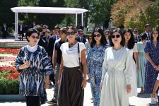 Presidents and First Ladies of Azerbaijan and Uzbekistan visit Ismail Samani Mausoleum in Bukhara (PHOTO/VIDEO)
