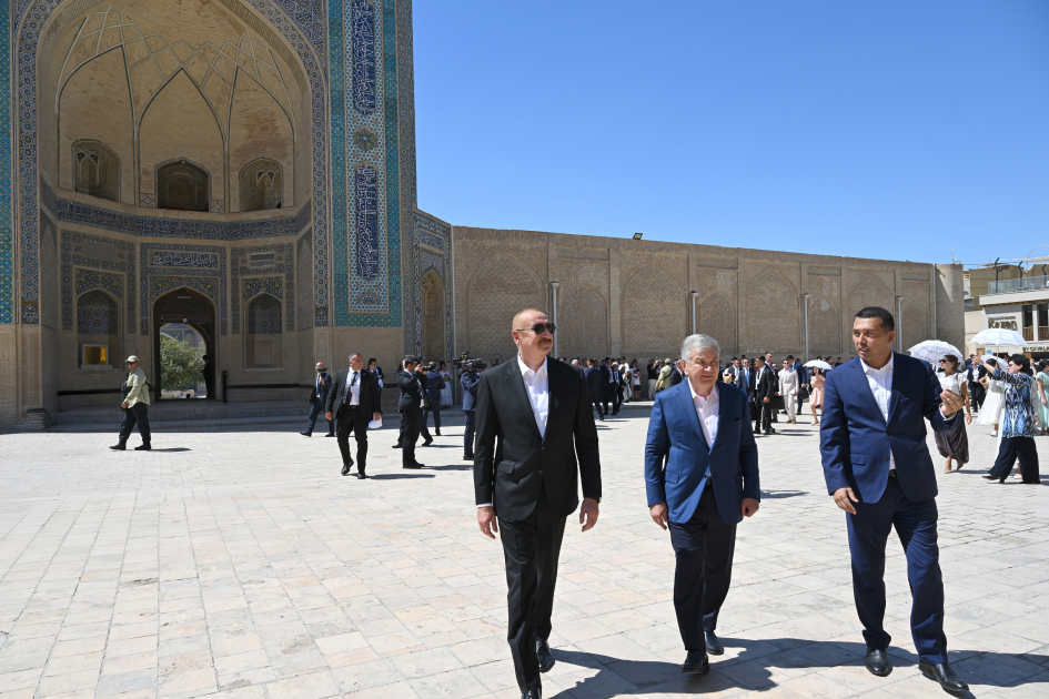 Presidents and First Ladies of Azerbaijan and Uzbekistan visit Poi-Kalyan Complex in Bukhara (PHOTO/VIDEO)