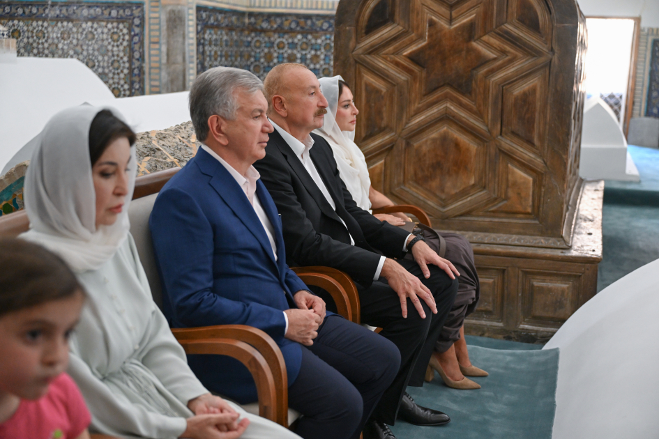 Presidents and First Ladies of Azerbaijan and Uzbekistan visit Poi-Kalyan Complex in Bukhara (PHOTO/VIDEO)