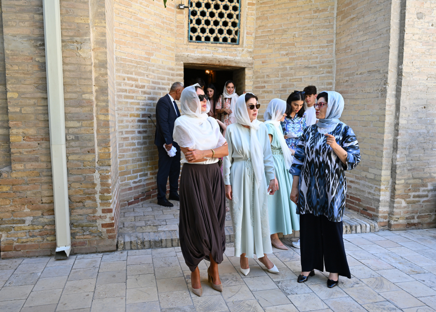 Presidents and First Ladies of Azerbaijan and Uzbekistan visit Poi-Kalyan Complex in Bukhara (PHOTO/VIDEO)