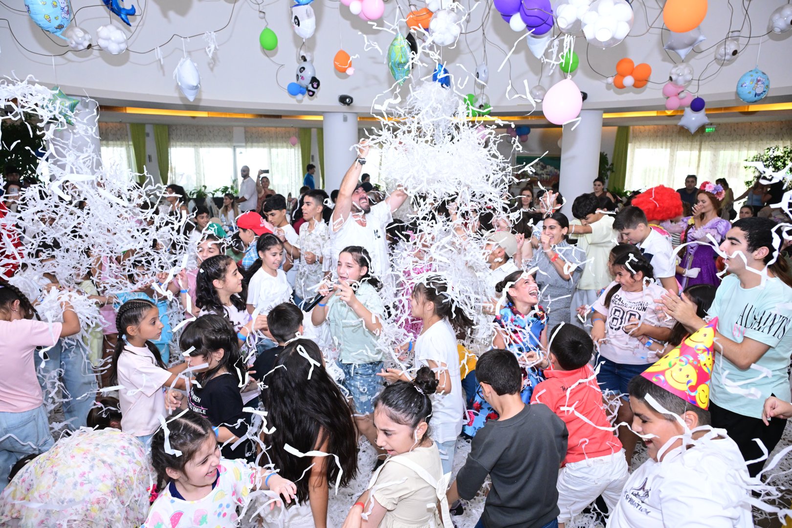 On initiative of Mehriban Aliyeva, President of Heydar Aliyev Foundation, entertainment event held for children in need of special care (PHOTO/VIDEO)
