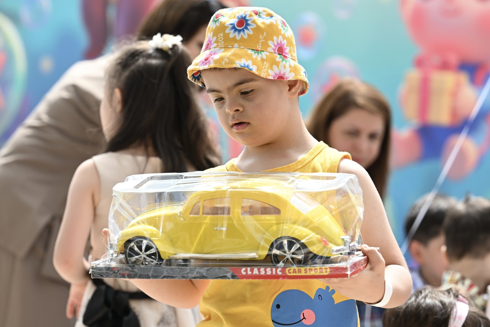 On initiative of Mehriban Aliyeva, President of Heydar Aliyev Foundation, entertainment event held for children in need of special care (PHOTO/VIDEO)
