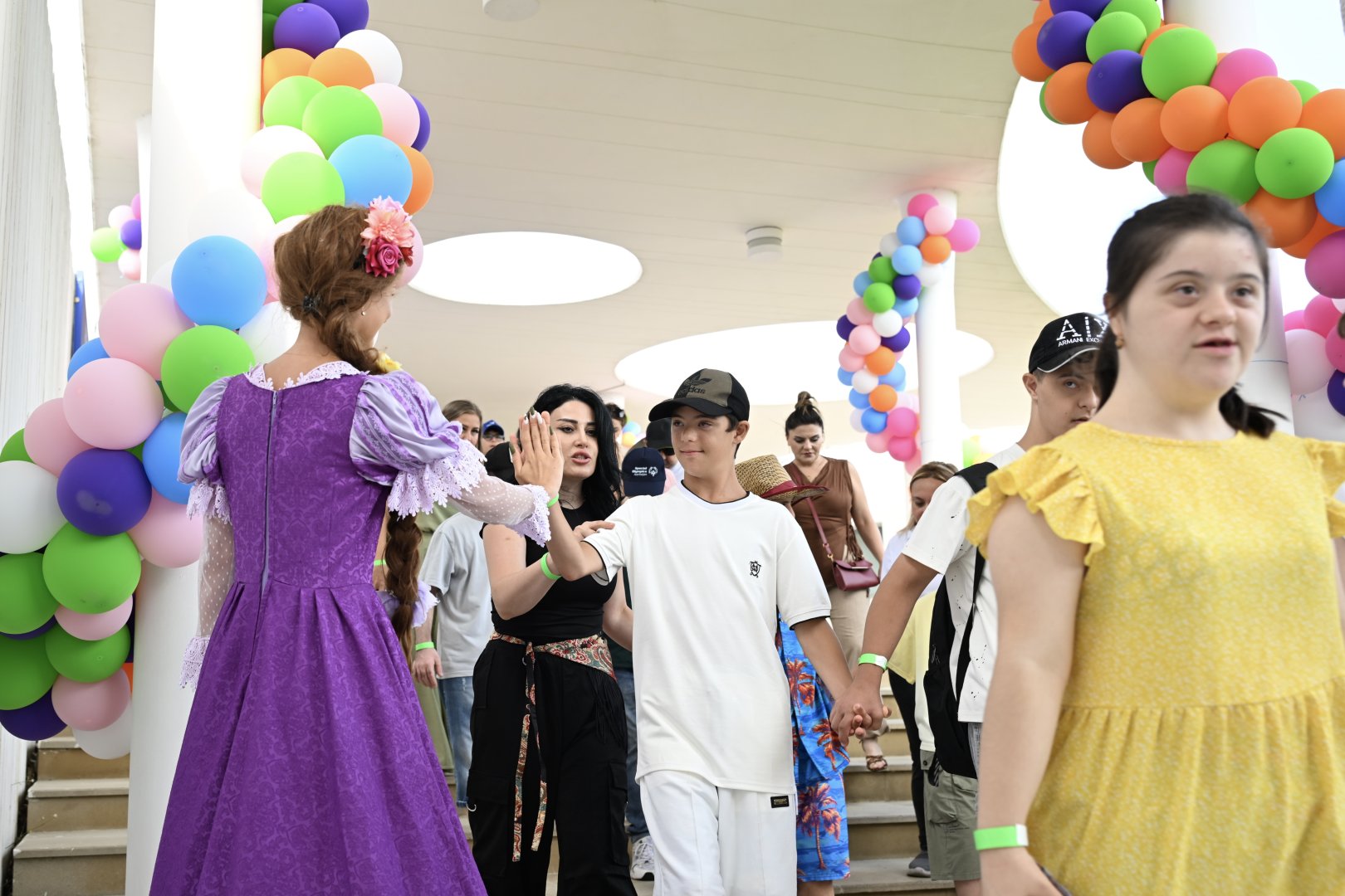 On initiative of Mehriban Aliyeva, President of Heydar Aliyev Foundation, entertainment event held for children in need of special care (PHOTO/VIDEO)