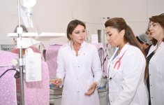 First Vice-President Mehriban Aliyeva, her daughters Leyla Aliyeva and Arzu Aliyeva visit the Scientific Research Institute of Pediatrics (PHOTO)