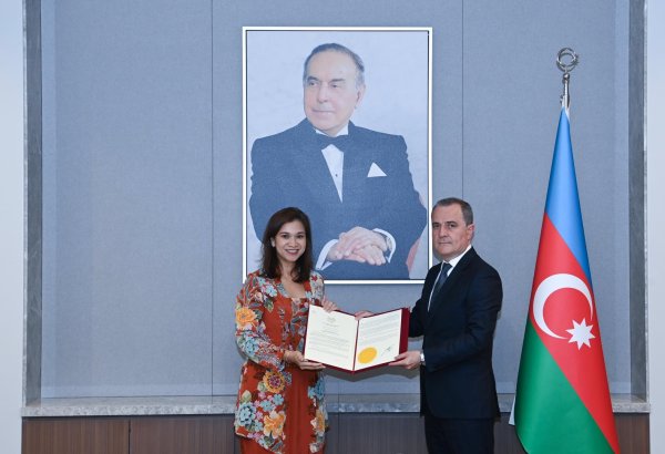Azerbaijan’s Bayramov receives newly appointed Malaysian ambassador (PHOTO)