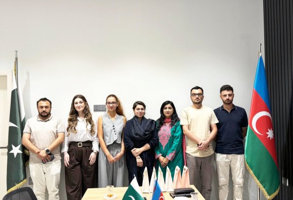 Pakistan embassy’s new press consul meets Azerbaijani journalists in Baku