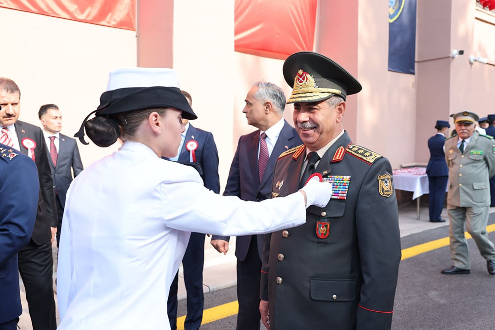 Azerbaijan Defense Minister attends graduation ceremonies of military academies in Türkiye (PHOTO)