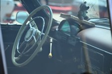 Baku boulevard hosts classic car exhibition (PHOTO)