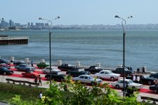 Vice-President of Heydar Aliyev Foundation Leyla Aliyeva and Arzu Aliyeva watch classic car parade and exhibition (PHOTO)