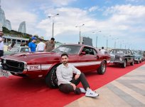 Vice-President of Heydar Aliyev Foundation Leyla Aliyeva and Arzu Aliyeva watch classic car parade and exhibition (PHOTO)