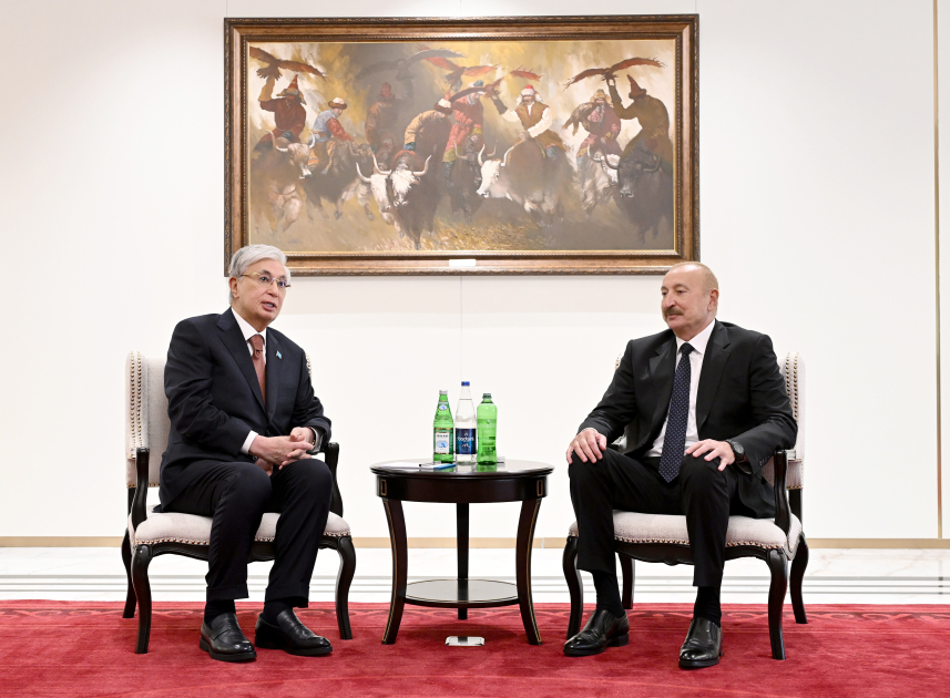 President Ilham Aliyev meets with President of Kazakhstan in Bishkek (PHOTO)