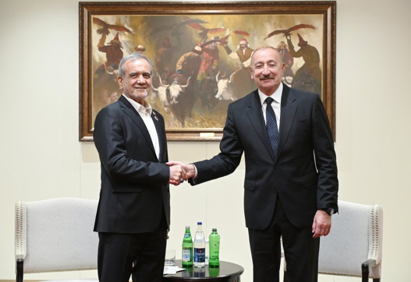 President Ilham Aliyev meets with Iranian President in Bishkek (PHOTO)