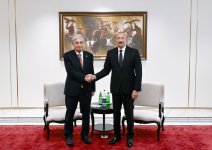 President Ilham Aliyev meets with President of Kazakhstan in Bishkek (PHOTO)