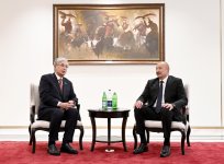 President Ilham Aliyev meets with President of Kazakhstan in Bishkek (PHOTO)