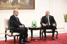 President Ilham Aliyev meets with President of Kazakhstan in Bishkek (PHOTO)