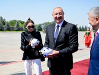 President Ilham Aliyev arrives in Kyrgyz Republic for working visit (PHOTO)